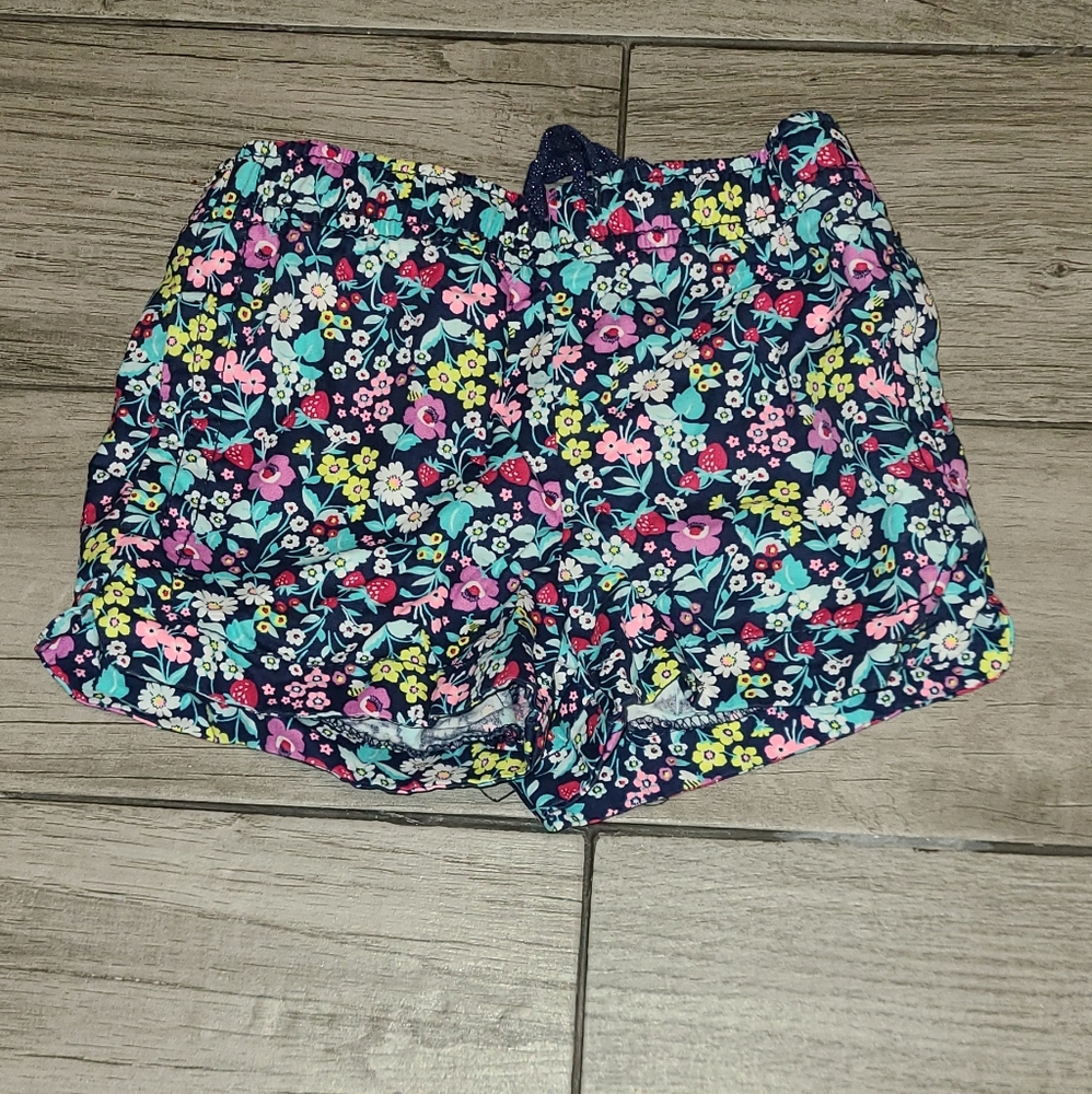 🦔Carters flowered shorts ☀️